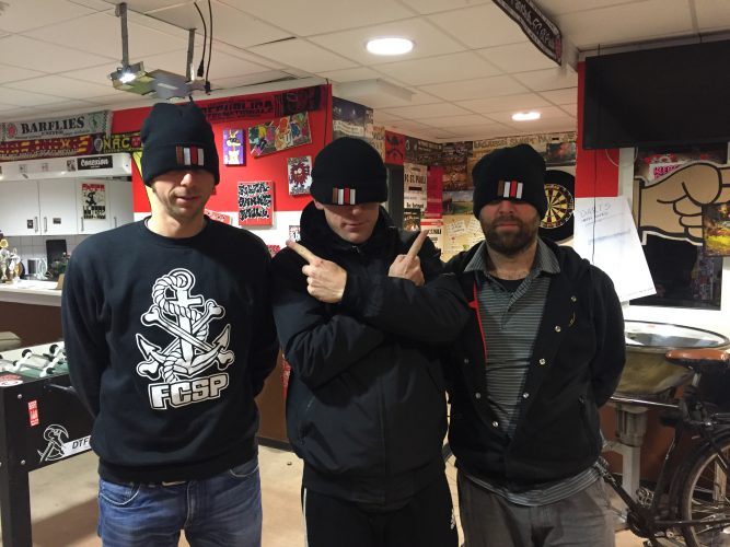 Neue Mütze im Fanladen